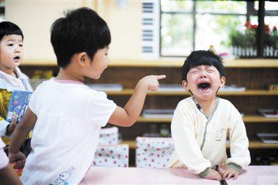 小孩子被打伤怎么处理,孩子被打了而且受伤了怎么办