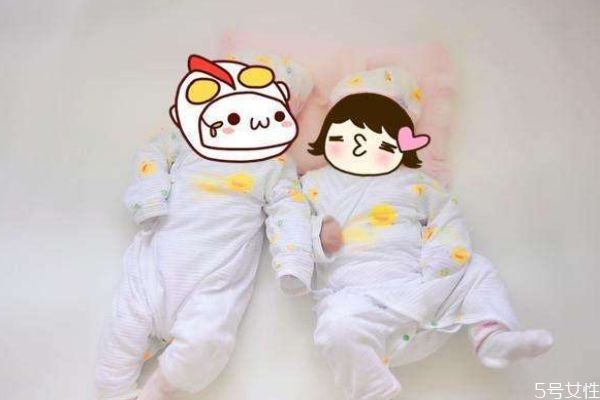 龙凤胎怎么取名字,龙凤胎名字怎么起帮我起一个