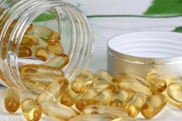 满月的宝宝能吃鱼肝油吗?,满月的宝宝可以吃鱼肝油吗