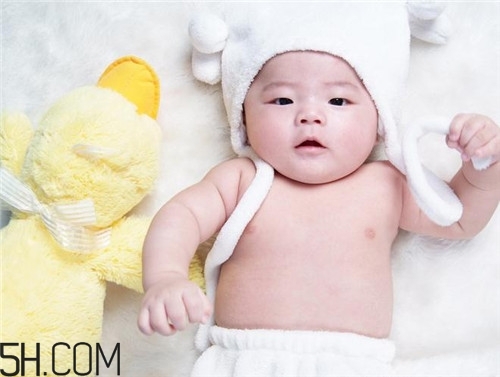 新生儿如何判断黄疸,如何判断新生儿黄疸是否属于正常情况? 新生儿如何判断黄疸,如何判断新生儿黄疸是否属于正常情况?