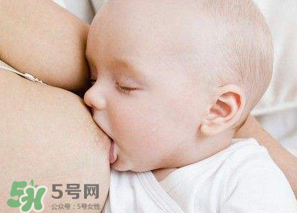 小孩突然不吃母乳怎么回事,四个月宝宝突然不吃母乳了怎么回事 小孩突然不吃母乳怎么回事,四个月宝宝突然不吃母乳了怎么回事