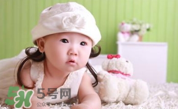 宝宝发烧睡着了还需要物理降温吗,宝宝低烧睡着了能做物理降温吗