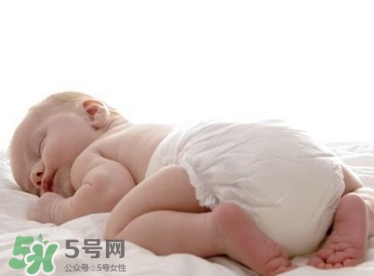 尿不湿跟尿布哪个好,布尿裤好还是尿不湿好