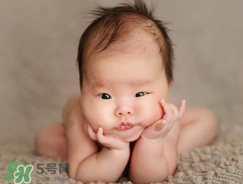 新生婴儿脐带怎么护理,新生儿护理方法