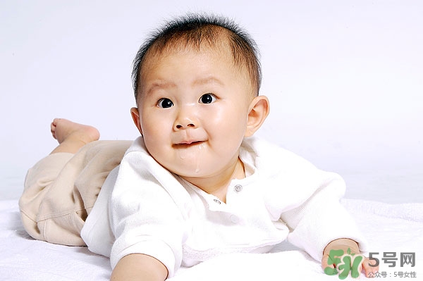 怎么样照顾新生婴儿,新出生婴儿怎么照顾