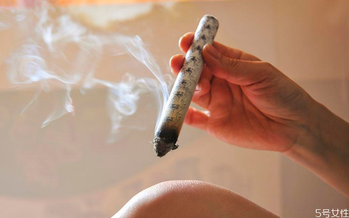 艾灸后湿气从哪里排出,艾灸排出体内湿气是件非常简单的事情