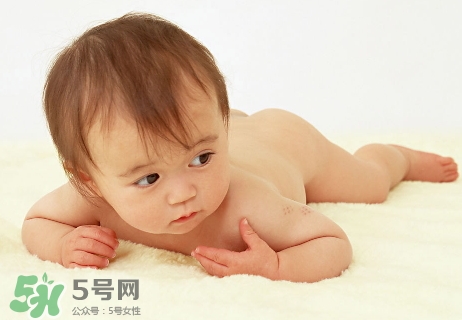 新生儿掉头发是什么原因,新生儿掉头发正常吗 新生儿掉头发是什么原因,新生儿掉头发正常吗