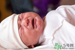 新生儿肠绞痛有什么表现,新生儿肠绞疼有什么症状