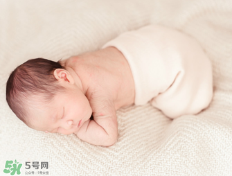 新生婴儿冬天可以吹空调吗,婴儿冬天可以吹空调吗?