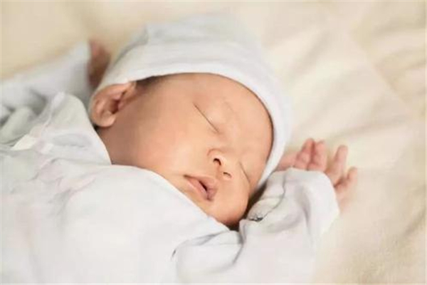 小孩多大断母乳最合适,小孩母乳多大断奶合适