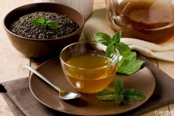 喝了茶之后多久吃药好,喝茶后多久才能吃药