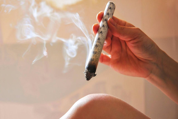 睡觉时呼吸暂停原因,睡眠呼吸中止