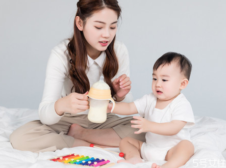 十个月宝宝可以吃米饭吗?,十个半月的宝宝可以吃米饭吗