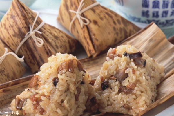 一岁宝宝能吃粽子吗?,一岁宝宝能吃粽子吗一岁宝宝能吃八宝粥吗