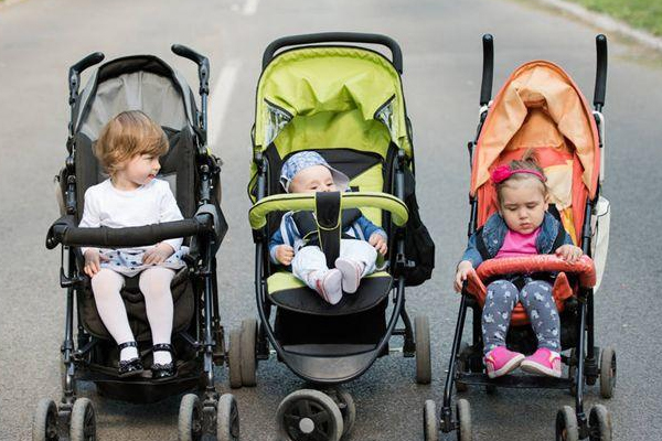 买婴儿车要注意哪些方面,新生儿需要买婴儿车吗 买婴儿车要注意哪些方面,新生儿需要买婴儿车吗