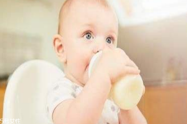 宝宝多大戒奶瓶好,宝宝多大戒奶瓶比较好