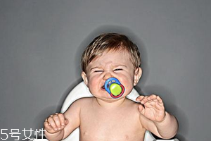 牙胶和磨牙棒的区别,磨牙胶好还是磨牙棒好