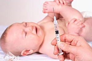 宝宝打针哭闹怎么办,婴儿打完针哭闹不止