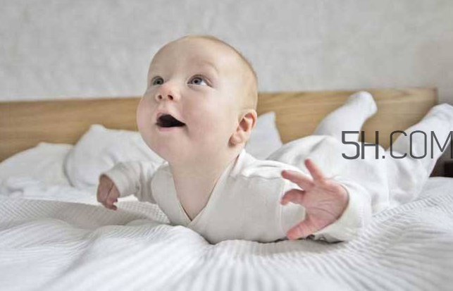 刚出生的婴儿脸色发黄是什么原因,婴儿脸色发黄什么原因