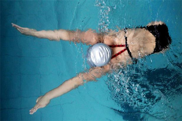 乳液和面霜的概念(面霜和乳液的区别及用法) 乳液和面霜的概念(面霜和乳液的区别及用法)