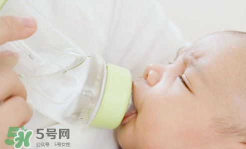 宝宝冲奶粉用什么矿泉水好,喝什么矿泉水对身体好