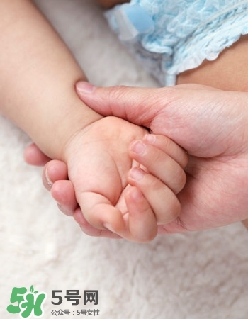 四个月宝宝剪指甲流血了怎么办,婴儿剪指甲流血了怎么办