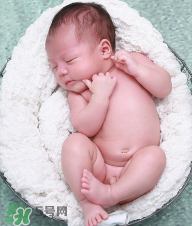 婴儿哭会引起吐奶吗,孩子哭的厉害会不会造成吐奶 婴儿哭会引起吐奶吗,孩子哭的厉害会不会造成吐奶