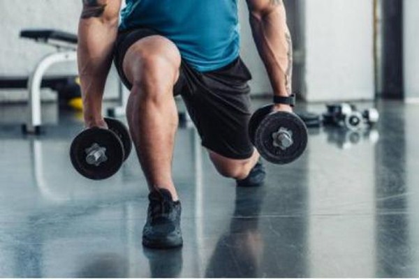 健身为什么要先练器械(健身是先练器械还是先跑步)