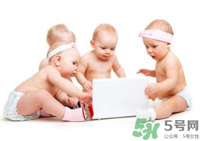 冬天宝宝适合用什么尿不湿,夏天宝宝用尿布好还是尿不湿好