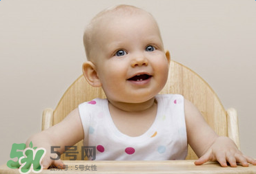 宝宝剃眉毛会长得更浓密吗,婴儿眉毛会越剃越浓吗