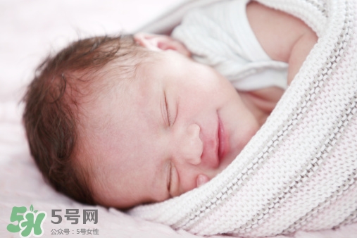 宝宝睡觉头出汗的原因(宝宝睡觉头出汗是什么原因) 宝宝睡觉头出汗的原因(宝宝睡觉头出汗是什么原因)