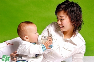 提出三条健康喝水的建议,每天喝水3升