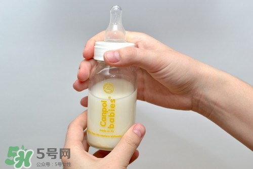 喂奶粉太烫了对婴儿有什么影响,奶粉太烫有什么影响