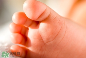 宝宝能用热水泡脚吗,儿童能用热水泡泡脚吗?