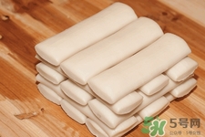 一岁宝宝可以吃年糕吗,2岁宝宝可以吃年糕吗