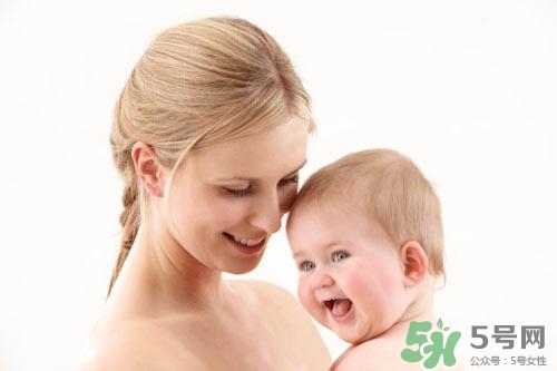 冬天宝宝脸皴了擦什么好,婴儿冬天脸上皴了怎么办