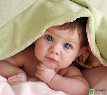 冬天刚出生的婴儿穿什么衣服,冬天出生的宝宝穿什么衣服合适