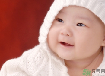 宝宝多大穿鞋子合适呢,宝宝穿鞋子大多少合适 宝宝多大穿鞋子合适呢,宝宝穿鞋子大多少合适