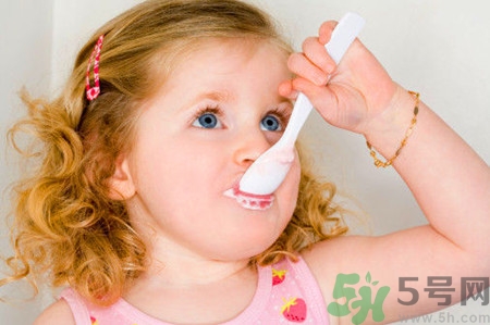 保婴丹能放到奶粉一起冲来喝吗,吃完保婴丹可以喝奶吗