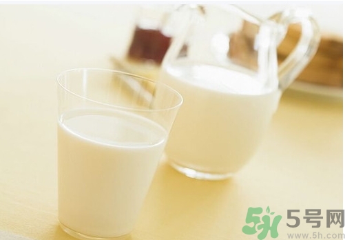 儿童奶粉多大孩子可以喝,婴儿奶粉大人能喝吗有营养吗