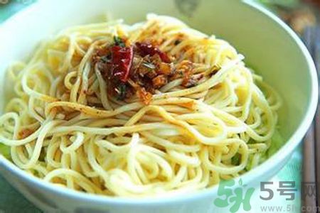 宝宝可以吃凉面吗,宝宝受凉可以吃面条吗
