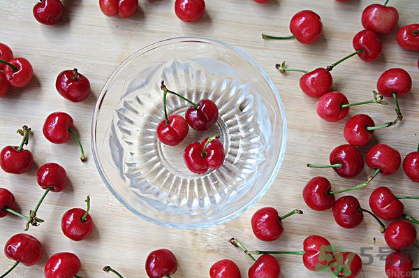 宝宝能吃樱桃吗,宝宝能吃樱桃吗 十个月