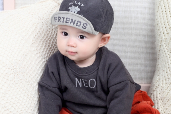 宝宝中耳发炎怎么办,婴儿有中耳炎怎么办