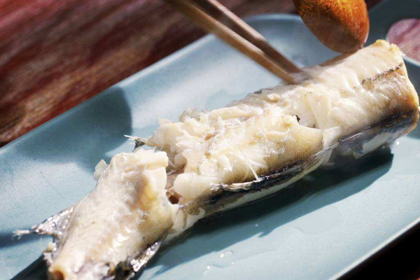 宝宝吃鱼过敏的症状,小孩吃鱼过敏怎么办有何妙招