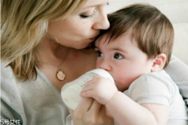 婴儿奶粉过敏是什么原因,宝宝吃奶粉过敏是什么原因引起的