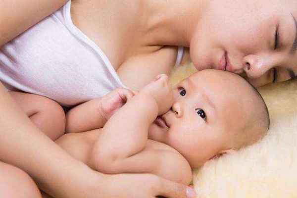 孩子头上生痱子怎么办,孩子长秋痱子怎么治