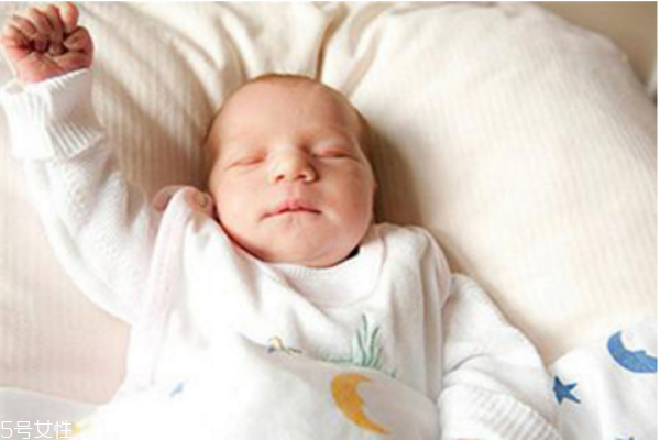 新生儿哭闹不睡觉的原因,婴儿睡不着觉哭闹什么原因