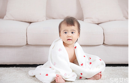 小孩子咽喉炎怎么引起的,小孩子经常喉咙发炎是什么原因