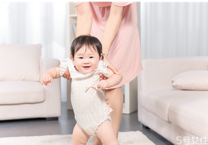 婴儿干性湿疹和热疹的区别,婴儿干性湿疹是什么引起的 婴儿干性湿疹和热疹的区别,婴儿干性湿疹是什么引起的