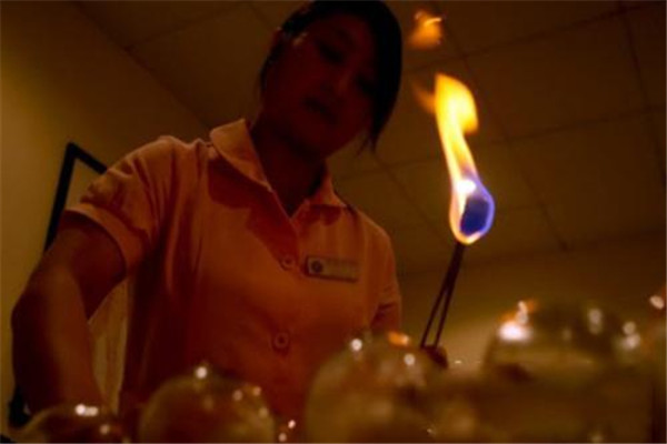 拔火罐主要起什么作用,拔火罐有啥用